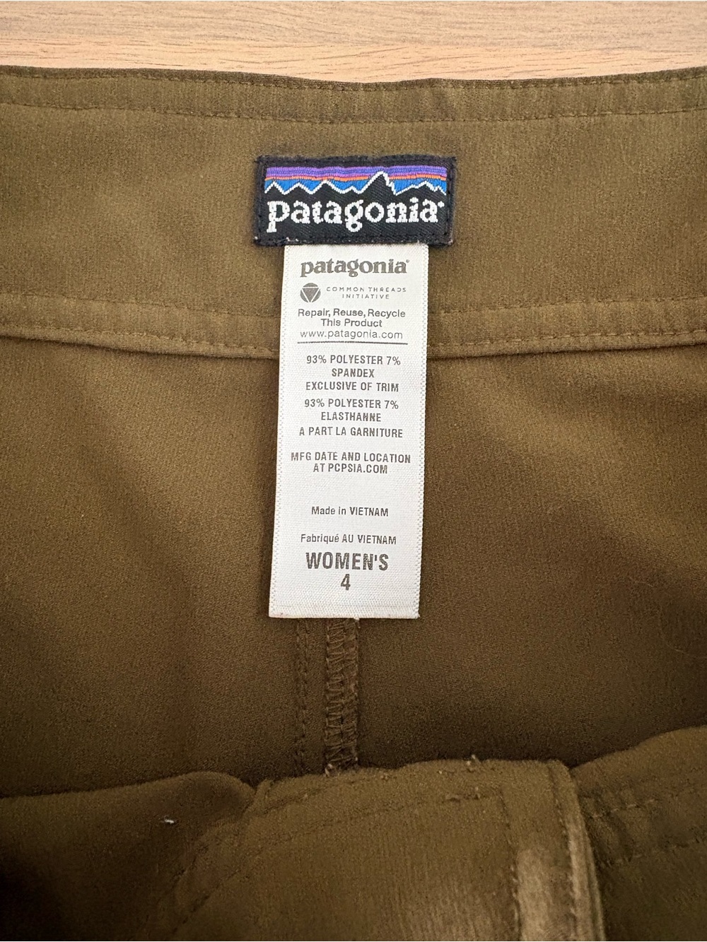 Patagonia Olive Green Women’s Board Shorts - Picture 4 of 4